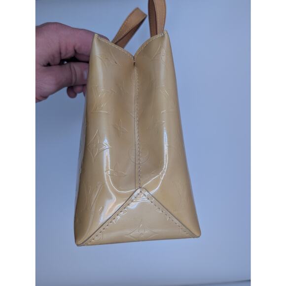Authentic Louis Vuitton Vernis Reade PM Beige Patent Leather Handbag w/ Dustbag - Picture 5 of 11